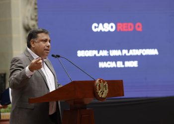 Segeplan y el INDE presentaron una denuncia penal contra Alejandro GIammattei por caso #RedQ.