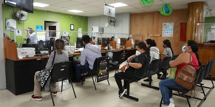 Citas escalonadas hace más eficiente el tiempo de las consultas en el Seguro Social. / Foto: cortesía IGSS
