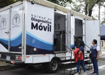 Ministerio de Salud instala clínica móvil en el interior del Cementerio General