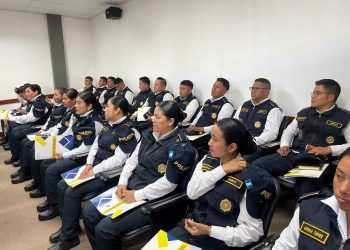 En el diplomado sobre investigación de delitos financieros participan 24 agentes y un oficial de la División Especializada en Investigación Criminal.