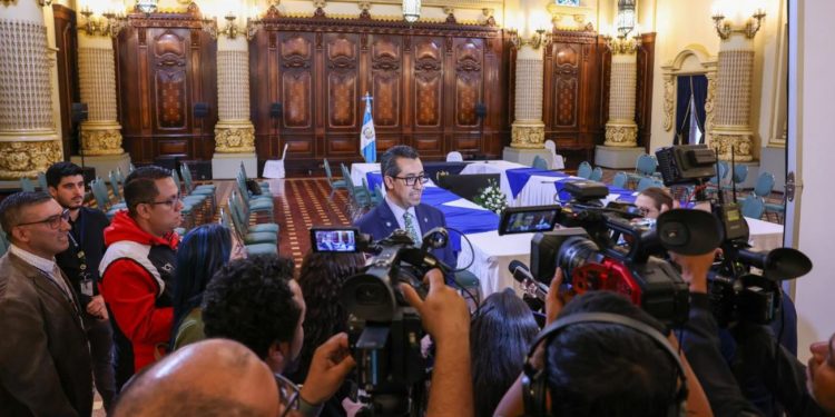 Declaraciones del ministro de Finanzas Públicas.