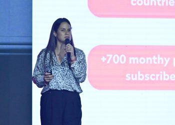 La CEO y cofundadora de Cuentologia Fiorella De La Sotta Rubio, participa en el panel WeXchange STEMpreneurs, durante la segunda jornada del BID Lab Forum, este viernes en Buenos Aires, Argentina.