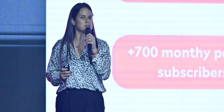 La CEO y cofundadora de Cuentologia Fiorella De La Sotta Rubio, participa en el panel WeXchange STEMpreneurs, durante la segunda jornada del BID Lab Forum, este viernes en Buenos Aires, Argentina.