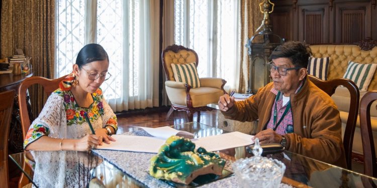 Firman convenio para restaurar templo parroquial de Santiago Apóstol en Cubulco, Baja Verapaz