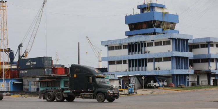 IGSS habilita clínica médica modelo institucional en aduana de la SAT en Santo Tomás de Castilla