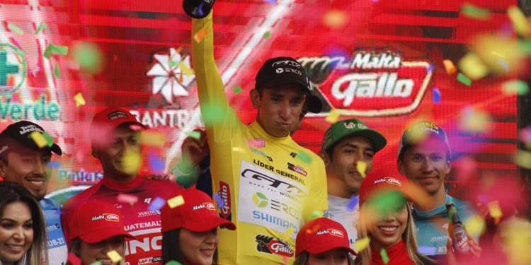 Vuelta a Guatemala 2024: Sebastián Brenes se lleva la victoria en la etapa más colorida de la Vuelta a Guatemala