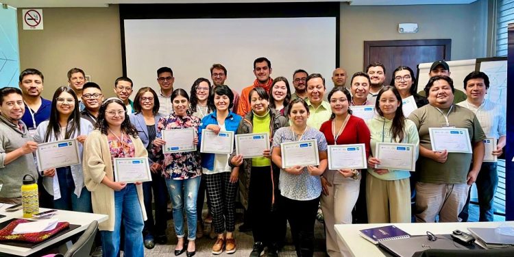 Técnicos recibieron capacitación para mejorar las prácticas y monitoreo. / Foto: cortesía MARN