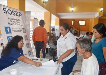 Más de 65 mil guatemaltecos beneficiados en jornadas móviles de servicios integrados. / Foto: SCEP.