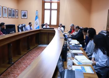 Ministros y equipos técnicos revisan acciones del Programa de Salud Escolar