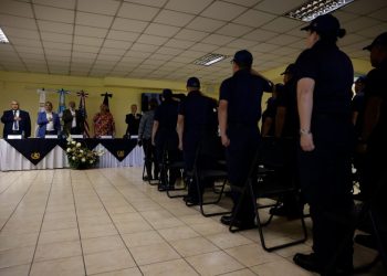 Este grupo de 28 agentes se suma al esfuerzo por implementar el Modelo de Gestión Juvenil. / Foto: Dickens Zamora.