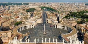 Plaza de San Pedro en El Vaticano. / Foto: Wikipedia.