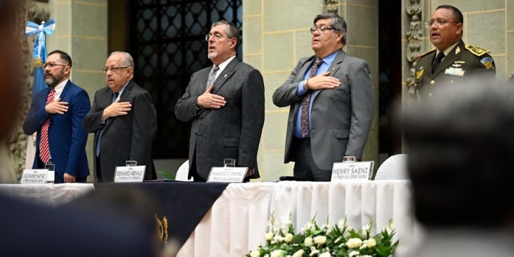 Presidente Arévalo presenta Política Nacional de Seguridad, que resalta democracia y gestión transparente