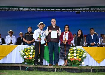 Presidente se compromete a promover el desarrollo de Uspantán