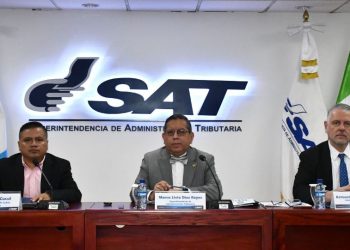 SAT y Municipalidad de Cobán suscriben convenio para optimizar la gestión vehicular