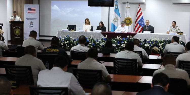 Durante la ceremonia de apertura, el ministro Jiménez destacó la importancia de este departamento como un paso hacia la construcción de una sociedad justa. / Foto: Mingob