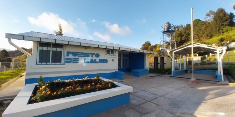 Construyen puestos de Salud en comunidades vulnerables. / Foto: MSPAS.