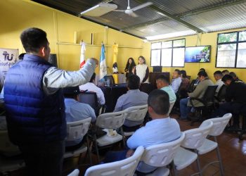 En el taller "Gestión de Proyectos Nuevos" participaron alcaldes de Alta Verapaz y personal de la Gobernación Departamental.