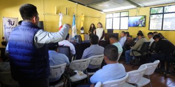 En el taller "Gestión de Proyectos Nuevos" participaron alcaldes de Alta Verapaz y personal de la Gobernación Departamental.