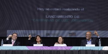 Vicepresidenta Karin Herrera participa en el lanzamiento de la campaña "Campanas de luz", que busca hacer conciencia sobre los abusos y explotación sexual y trata de personas. / Foto: Dickens Zamora.