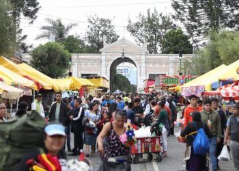 PNC: Visita a principales cementerios de la ciudad transcurre sin incidentes