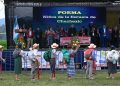 Niños de la escuela de Chuchexic presentan poema el Presidente Bernardo Arévalo.