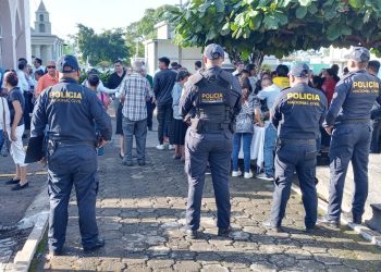 PNC brinda seguridad en cementerios. / Foto: PNC