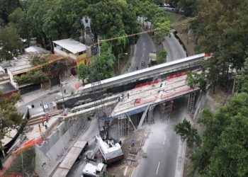 Desmontarán antigua pasarela peatonal del puente Adolfo Mijangos. /Foto: MuniGuate.