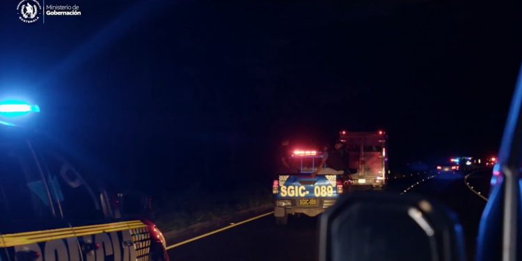 Traslado de los reos a Renovación 1. /Foto: Mingob.