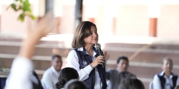 Vicepresidenta Karin Herrera en taller para estudiantes sobre ciberdelitos. / Foto: Vicepresidencia de la República.