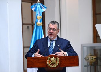 Presidente, Bernardo Arévalo, participó en el cierre del diálogo titulado “Tejiendo historias, construyendo democracia” donde resaltó la importancia de la memoria histórica