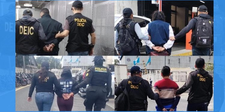 Con estrategias elaboradas, convencían a sus víctimas de que enviarían encomiendas con objetos valiosos como celulares y computadoras. / Foto: PNC.