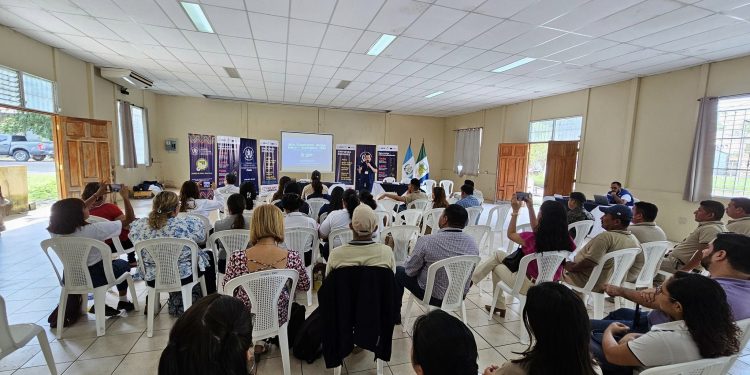 Reunión para la prevención y mitigación del dengue en Petén