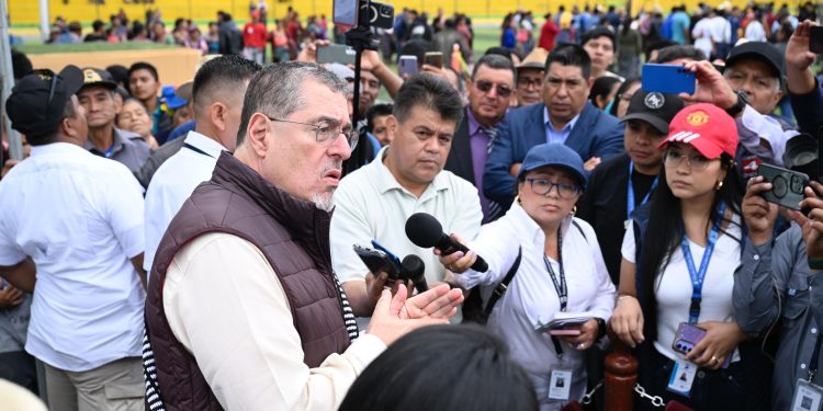 Presidente espera que Ley de Infraestructura Vial Prioritaria dinamice desarrollo vial