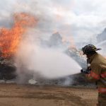 Incendio en recicladora en Villa Nueva fue controlado tras dos horas de trabajo