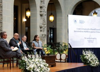Conversatorio sobre Planificación e Inversión Pública para el Desarrollo. / Foto: Gilber García.