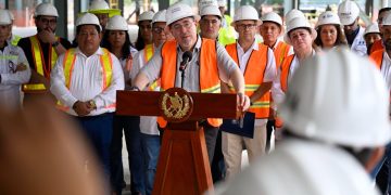 Presidente Bernardo Arévalo en conferencia de prensa en Chiquimula. / Foto: Alvaro Interiano.