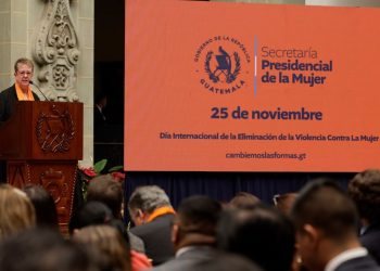 Ana Leticia Aguilar Theissen, titular de la Secretaría Presidencial de la Mujer, señaló el problema de la violencia contra la mujer en la sociedad. / Foto: Dickens Zamora.