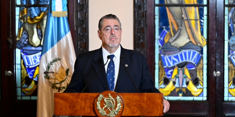 Presidente Bernardo Arévalo cita a fiscal general, Consuelo Porras, para que explique sus acciones