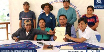 Firman 8 convenios para mejorar tramos carreteros en Baja Verapaz