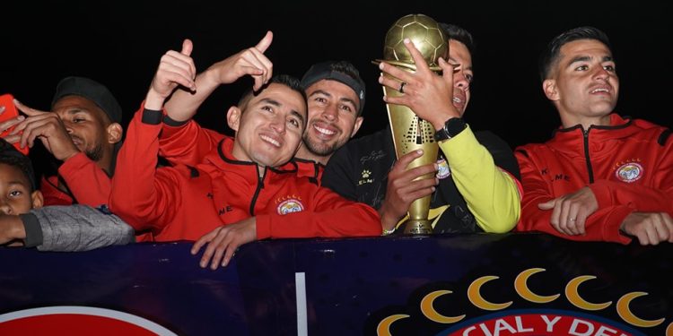 La séptima luna brilla en Quetzaltenango
