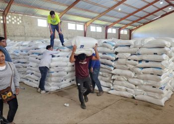 Fortalecen la agricultura en Jalapa con la entrega de 9 mil 162 quintales de fertilizante