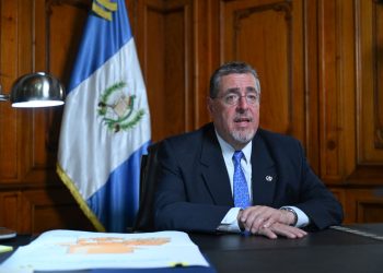 El presidente Bernardo Arévalo anuncia incremento del 10 % al salario mínimo para los sectores agrícola y no agrícola, así como de 6 % para el sector maquila.