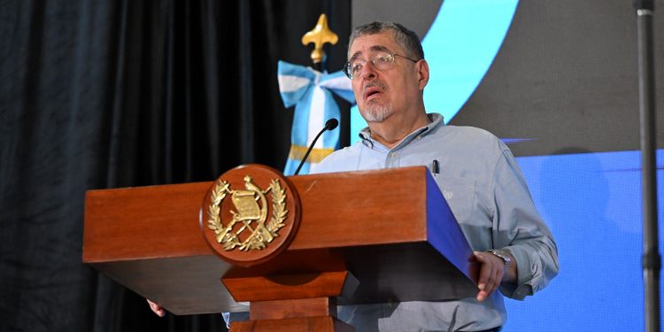 El presidente Bernardo Arévalo reitera su compromiso con los guatemaltecos que viven y trabajan en el extranjero.