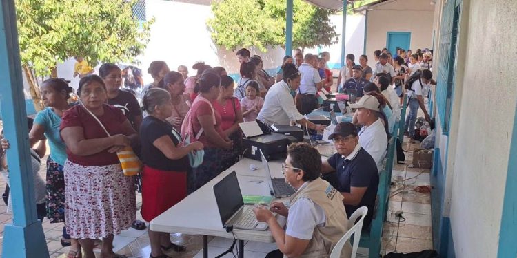 Pequeños agricultores son beneficiados con Bono Campesino en Suchitepéquez
