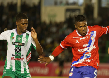 Antigua y Xelajú igualan fuerzas en la ida de semifinales del Apertura 2024