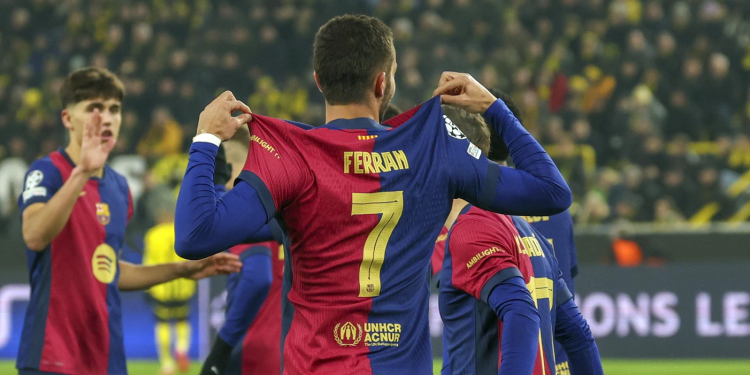 Ferran lidera al Barcelona para silenciar el Signal Iduna Park