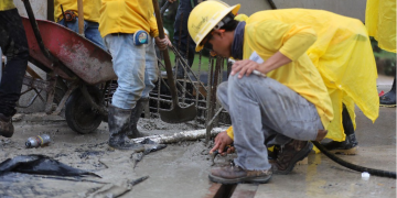 Autoridades del CIV supervisan proyectos de infraestructura vial en Izabal