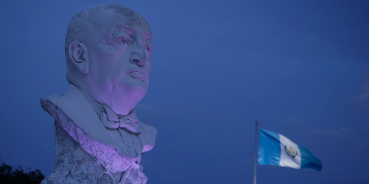 Monumento fúnebre para Miguel Ángel Asturias, un homenaje a su legado literario