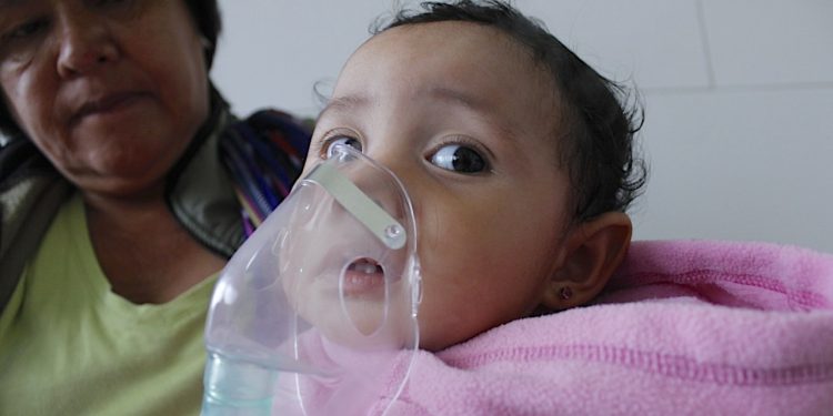 La bronquiolitis puede ser tratada con cuidados en casa, pero también puede requerir de hospitalización en casos graves. / Foto: IGSS.