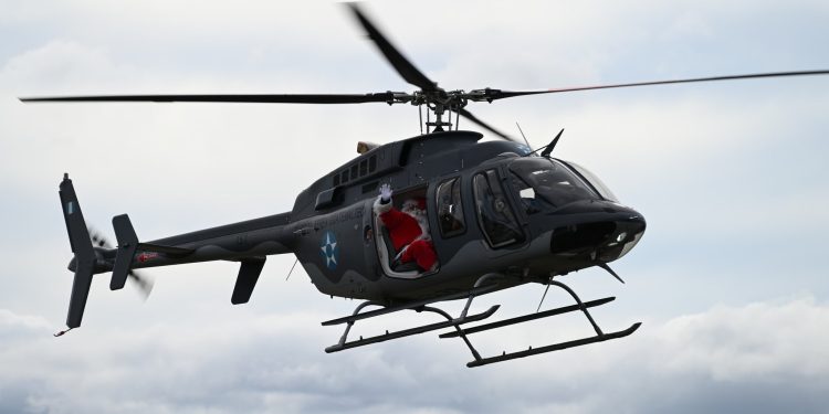 La alegría de la época navideña fue parte de la celebración el 103 aniversario de la FAG. / Foto: Mindef